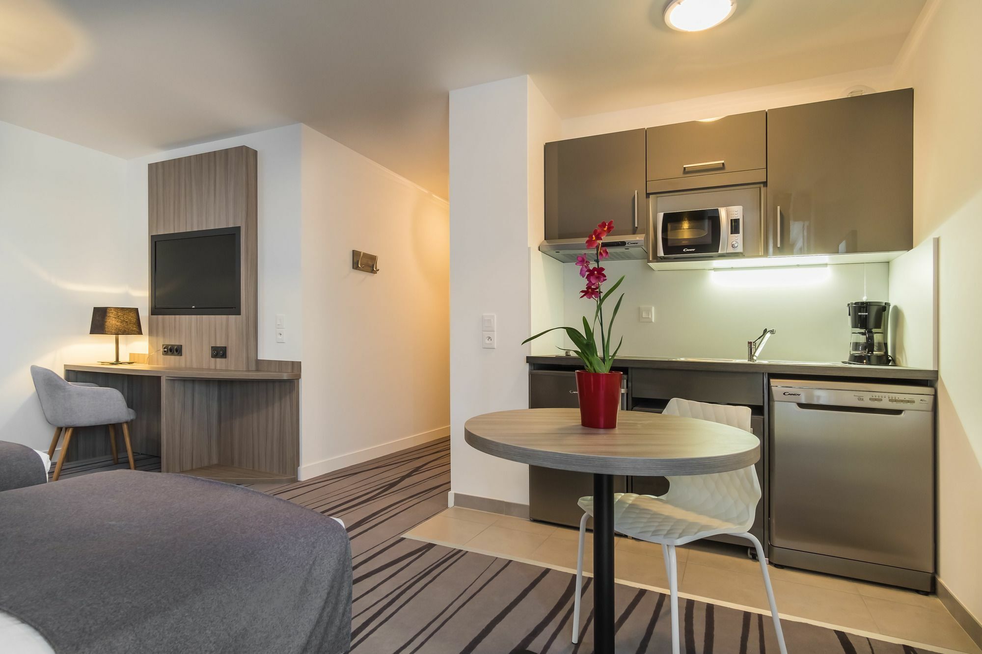Nemea Appart Hotel Quai Victor Tours Centre Bagian luar foto